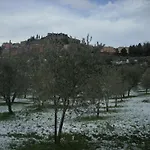 Il Pratone Farm stay *